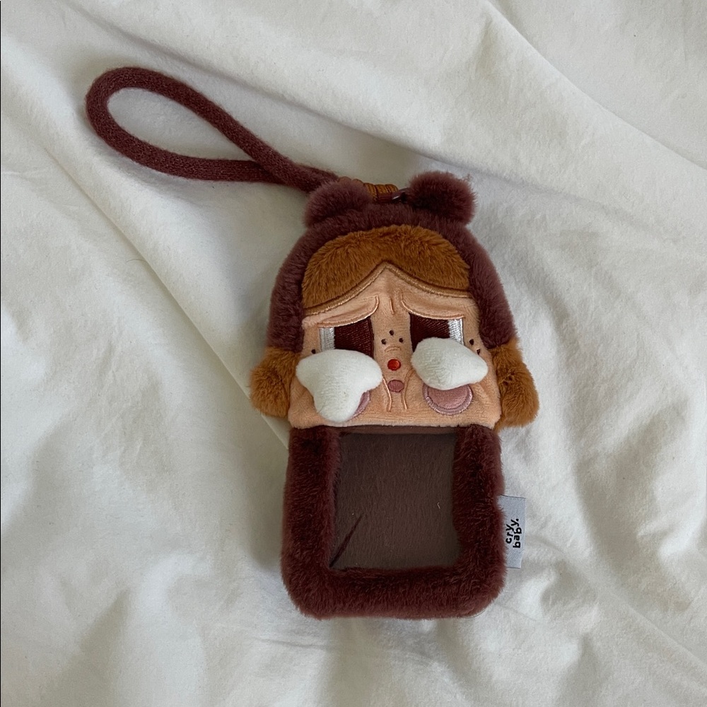 POP MART CRYBABY Crying Again Series Love Makes Us Cry Card Holder